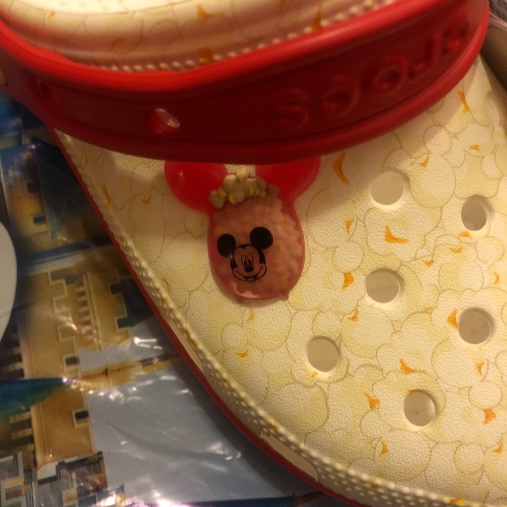 Walt Disney World Parks Balloon Mickey Popcorn CROCS NWT - M 6 W 8 - Rare - Picture 2 of 6